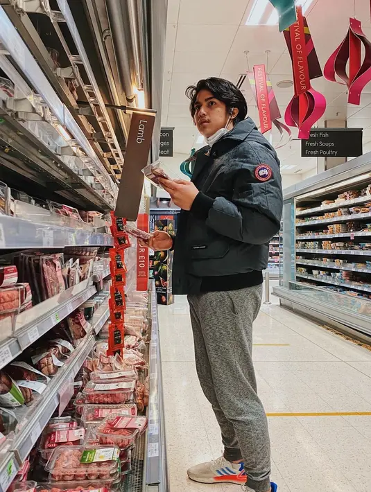 El yang ditemui di kawasan Tendean, Jakarta Selatan, Selasa, 12 Januari 2021 menceritakan tentang dirinya yang tertahan di Dubai lantaran masa berlaku hasil tes PCR sudah habis. (Instagram/elelrumi)