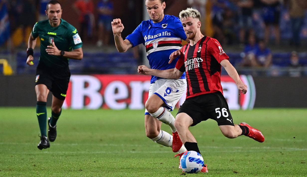 Di sisi lain, AC Milan terus gencarkan penyerangan untuk gandakan keunggulan. Sayangnya tembakan-tembakan yang dilesatkan hanya mampu menjadi peluang. Skor 1-0 bertahan hingga peluit panjang dibunyikan. (Foto: AFP/Miguel Medina)