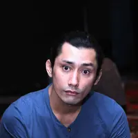 Ditemui di kantor Rapi Films, kawasan Cikini, Jakarta Pusat, Rabu (23/12/2015), artis berusia 33 tahun ini mengaku enggan berlama-lama untuk meminang sang kekasih. Terlebih di usianya yang sudah cukup matang. (Nurwahyunan/Bintang.com)