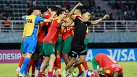 Maroko menang adu penalti 4-1 atas Iran pada babak 16 besar Piala Dunia U-17 2023 setelah bermain imbang 1-1 dalam waktu normal di Stadion Gelora Bung Tomo, Surabaya, Jawa Timur, Selasa, 21 November 2023. (foto: FIFA)