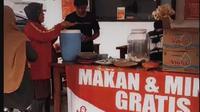 Warung di Majalengka Bagikan Makanan Gratis Setiap Hari, Boleh Ambil Sepuasnya. foto: TikTok @cak_nuv