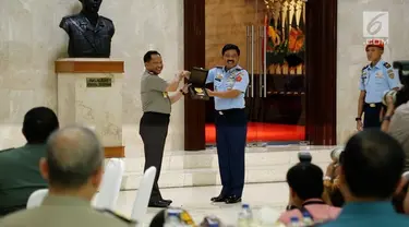 Panglima TNI Marsekal TNI Hadi Tjahjanto bertemu Kapolri Jenderal Pol. Tito Karnavian di Markas Besar TNI Cilangkap.