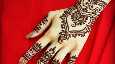 8 Desain Mehndi Super Sederhana Untuk Pemula Fimela Fimela Com Aneka motif gambar henna mahendi sederhana mudah. 8 desain mehndi super sederhana untuk