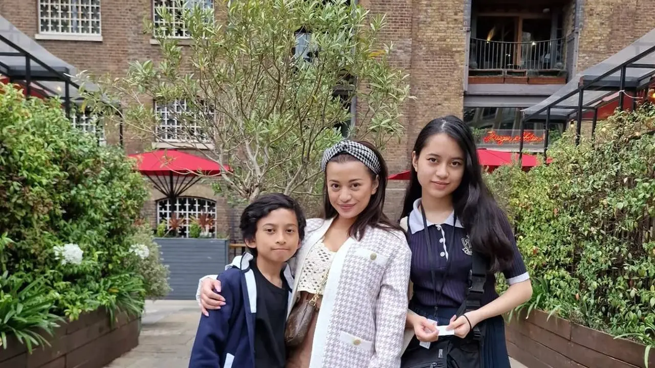 7 Potret Terbaru Serra Abbie Putri Angie Virgin yang Kini Makin Dewasa