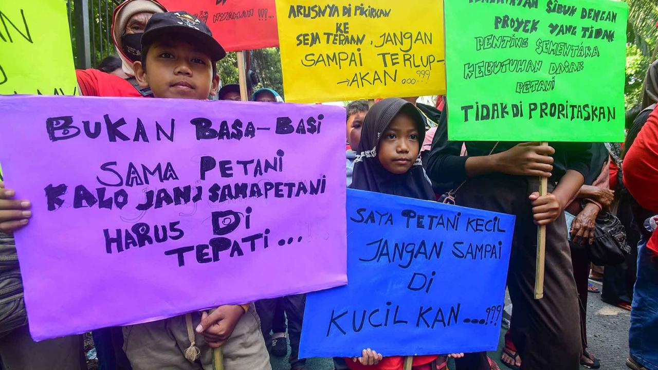 FOTO: Hari Tani Nasional, Petani Indramayu Tuntut Perbaikan Irigasi dan Modernisasi Pertanian