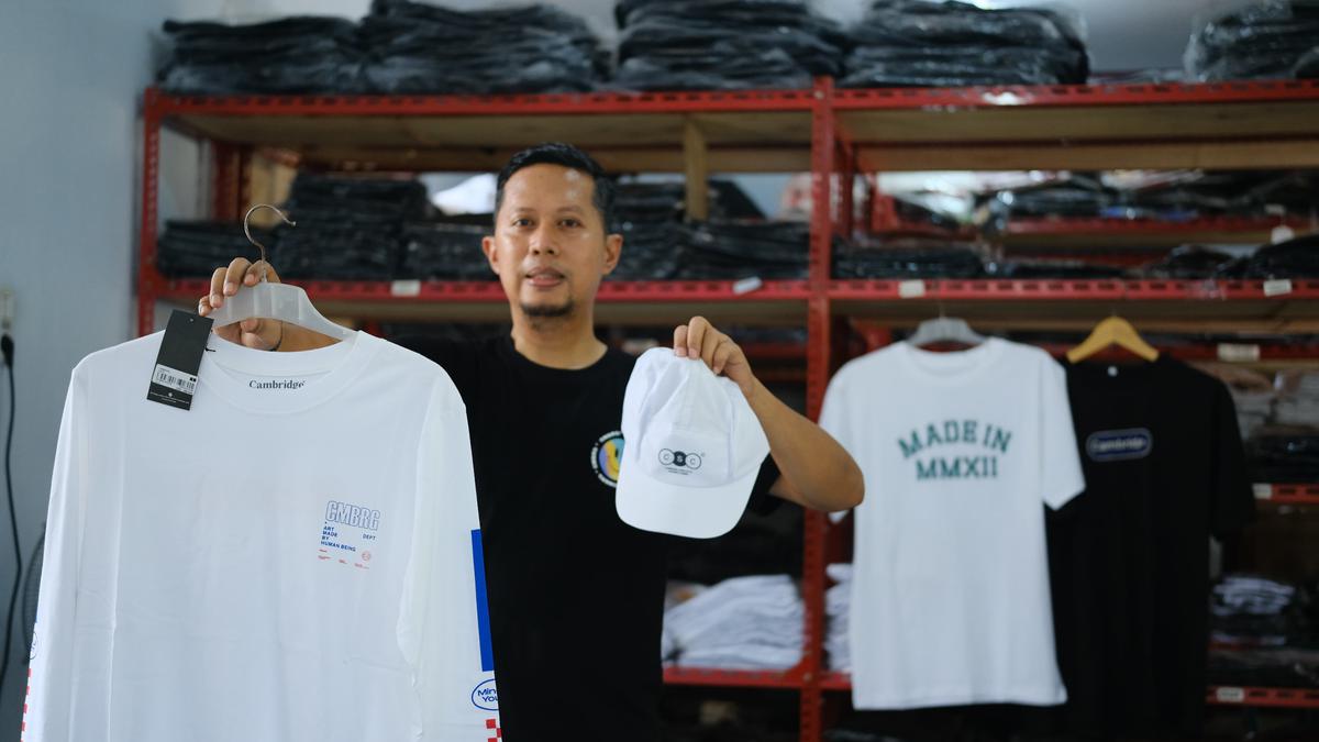 Cerita Pengusaha Muda Makassar, Bangun Bisnis Fesyen dari Toko Kecil hingga Ribuan Pesanan Online