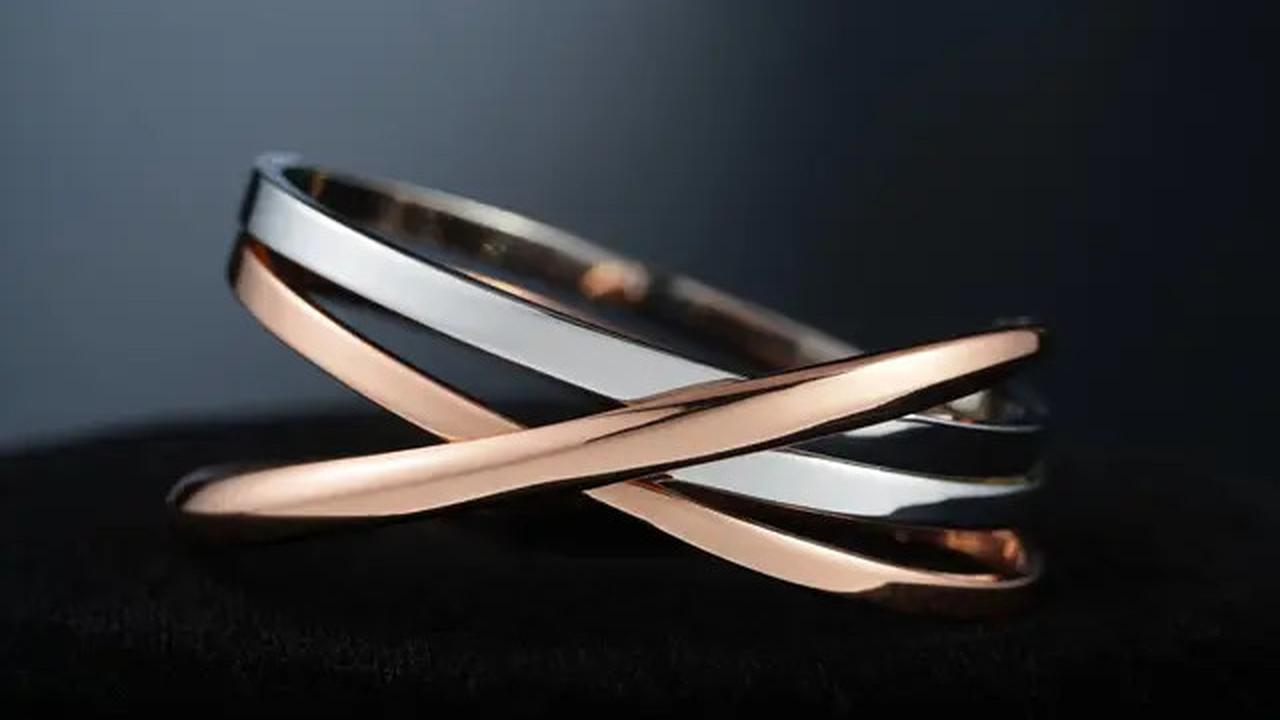 7 Model Gelang Emas Bangle Mewah 2025, Kilau Investasi di Pergelangan Tangan