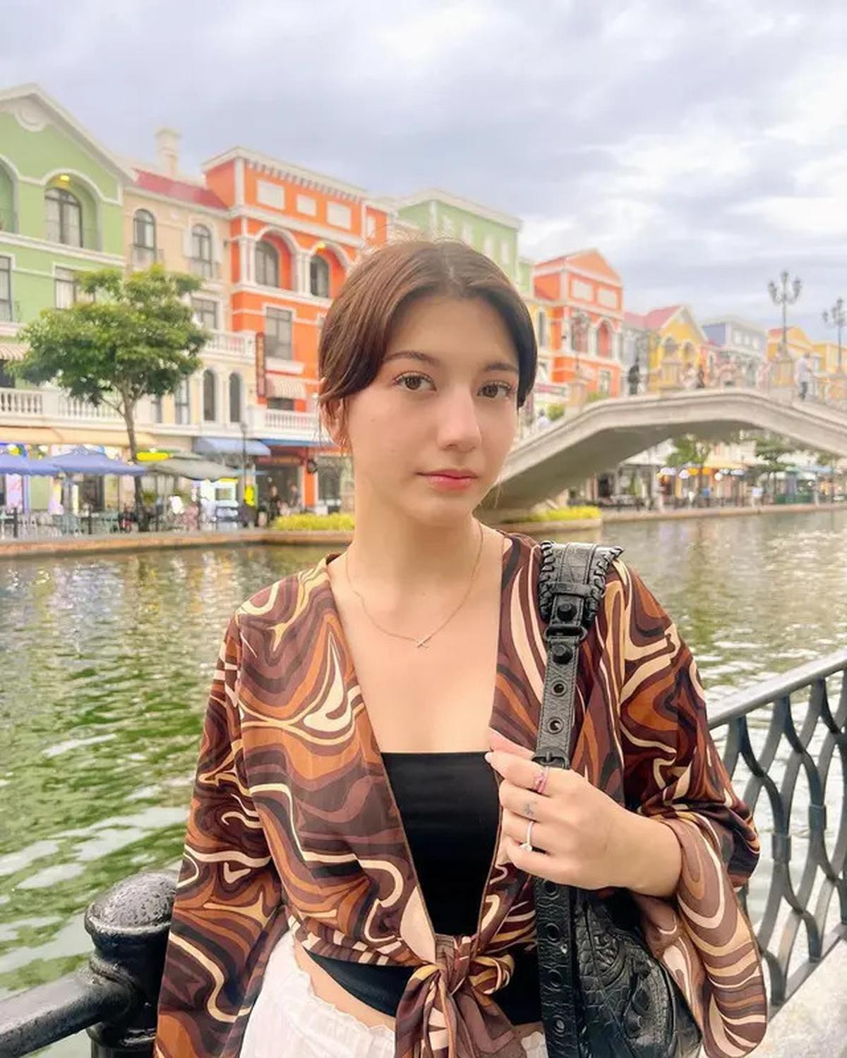 7 Potret Cassandra Lee dan Ryuken Lie Bulan Madu di Vietnam, Romantis