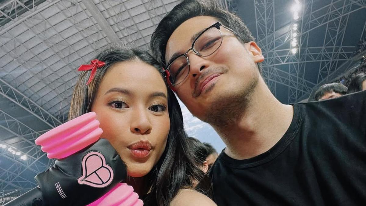 Blink Sejati! Hangggini Tampil Bergaya Coquette Saat Nonton Konser BLACKPINK di Singapura