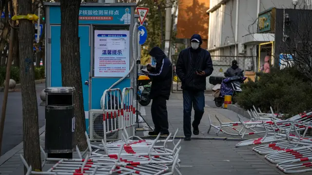 China Laporkan Penurunan Kasus Harian COVID-19