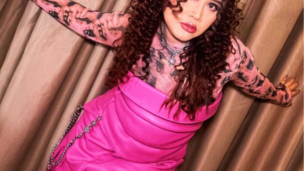 Inspirasi fashion panggung Boiyen yang unik dan cetar.