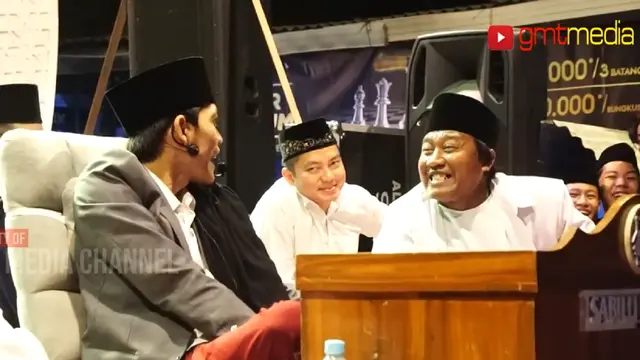 Respon Gus Iqdam ketika ada yang mengatakan cinta tanpa alasan (SS: YT GMT Media)