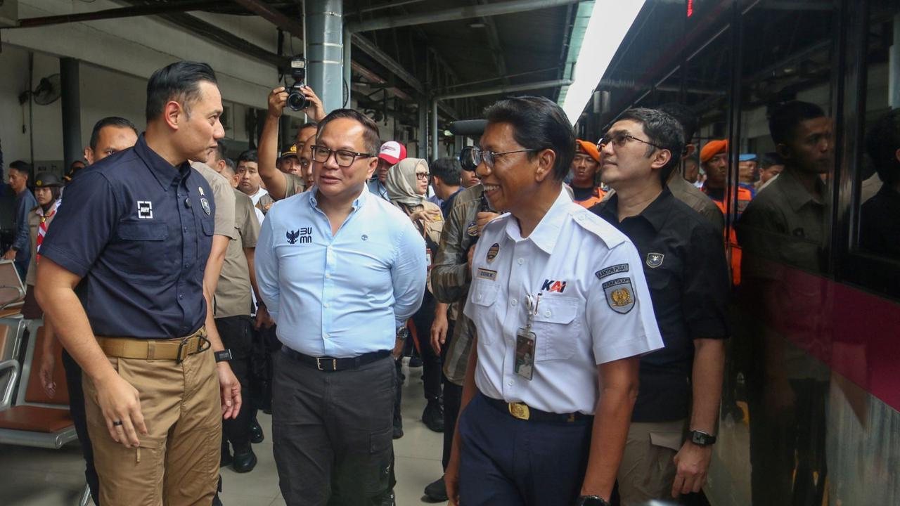 AHY tinjau arus mudik di Stasiun Pasar Senen