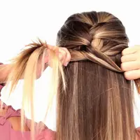 Kepangan rambut. (via: klinikrambut.com)