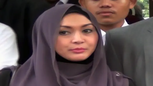 Dalam Tahanan, Suami Rindu Eddies Adelia