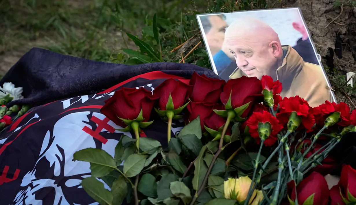 Lebih lanjut Putin mengatakan bahwa dia telah sangat lama mengenal Prigozhin. Presiden Rusia itu mengakuinya sebagai individu dan pebisnis berbakat. (AP Photo/Dmitri Lovetsky)