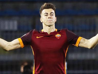 Stephan El Shaarawy tampil gemilang saat memimpin AS Roma mengalahkan Empoli 3-1, pada pertandingan lanjutan Serie A di Stadion Carlo Castellani, Empoli, Minggu (28/2/2016) dini hari WIB. (EPA/Fabio Muzzi)