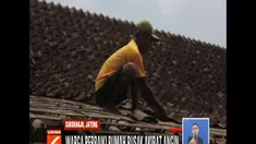 Di Kelurahan Jetis dan Gayam, Kecamatan Sukoharjo, sebagian warganya kini masih sibuk memperbaiki rumah yang rusak akibat terpaan angin kencang.