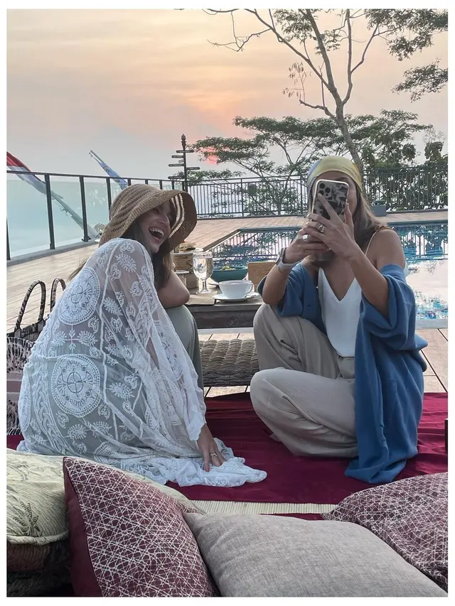 [Fimela] Nia Ramadhani dan Gita Janu