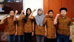 Tim catur tingkat SD Indonesia berpose usai diterima Direktur Pembinaan SD, Wowon Widaryat di Kemendikbud Jakarta, Kamis (31/3/2016). Dirjen Dikdasmen Kemendikbud mengirim 6 siswa ke Asian Youth Chess Championships 2016. (Liputan6.com/Helmi Fithriansyah)
