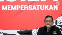 Sekjen Partai Demokrasi Indonesia Perjuangan, Hasto Kristiyanto memberi keterangan terkait persiapan HUT PDIP ke-45 di Jakarta, Selasa (9/1). Puncak HUT PDIP ke-45 akan dihadiri Presiden Joko Widodo. (Liputan6.com/Helmi Fithriansyah)