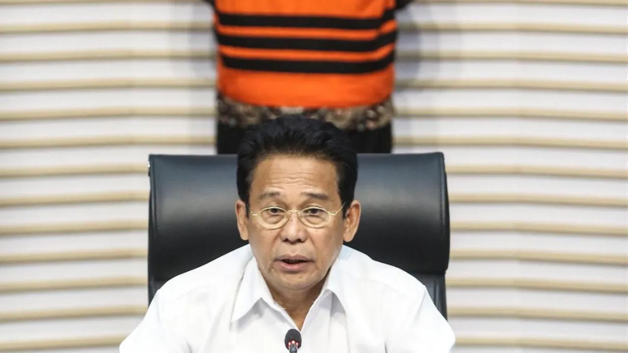 MH mengonfirmasi tidak bisa hadir, untuk itu kami ingatkan kooperatif dan segera hadir memenuhi tim penyidik KPK,"