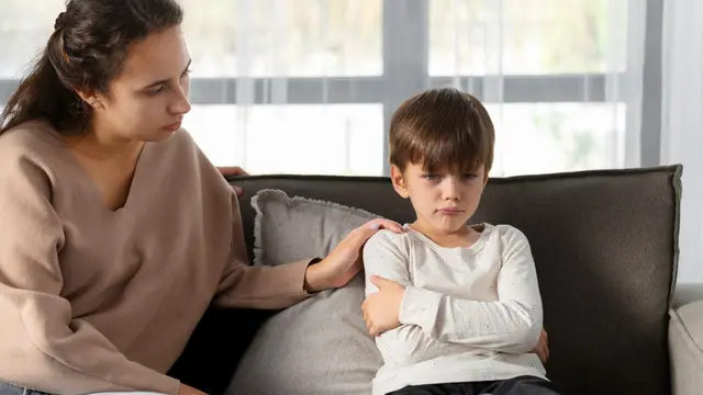 7 Kesalahan Pola Asuh Sepele Orangtua yang Berdampak Panjang pada Mental Anak