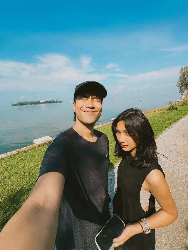 Potret Vidi Aldiano dan Sheila Dara Aisha Liburan ke Italia, Selalu Tampil Mesra