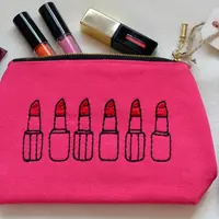 Supaya makin kece setiap harinya, kamu nggak boleh lupa membawa 7 produk makeup ini didalam tas ya.
