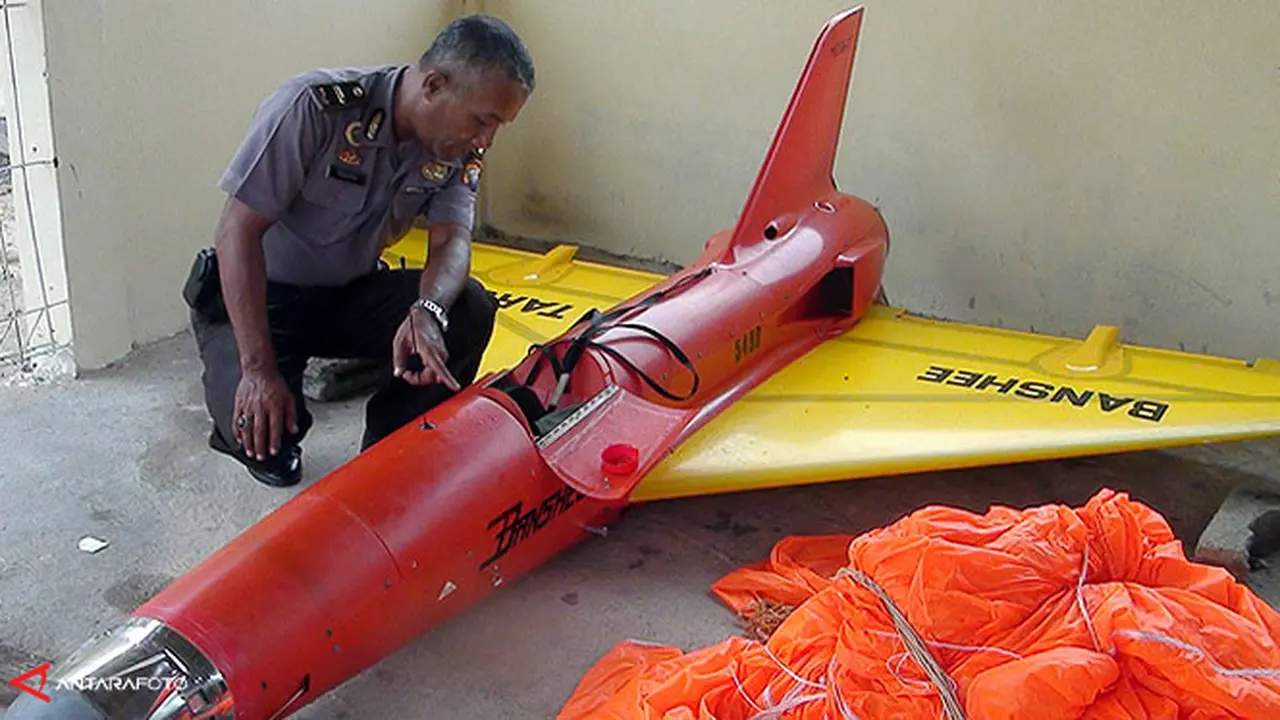 pesawat-tanpa-awak-jatuh-121112c.jpg