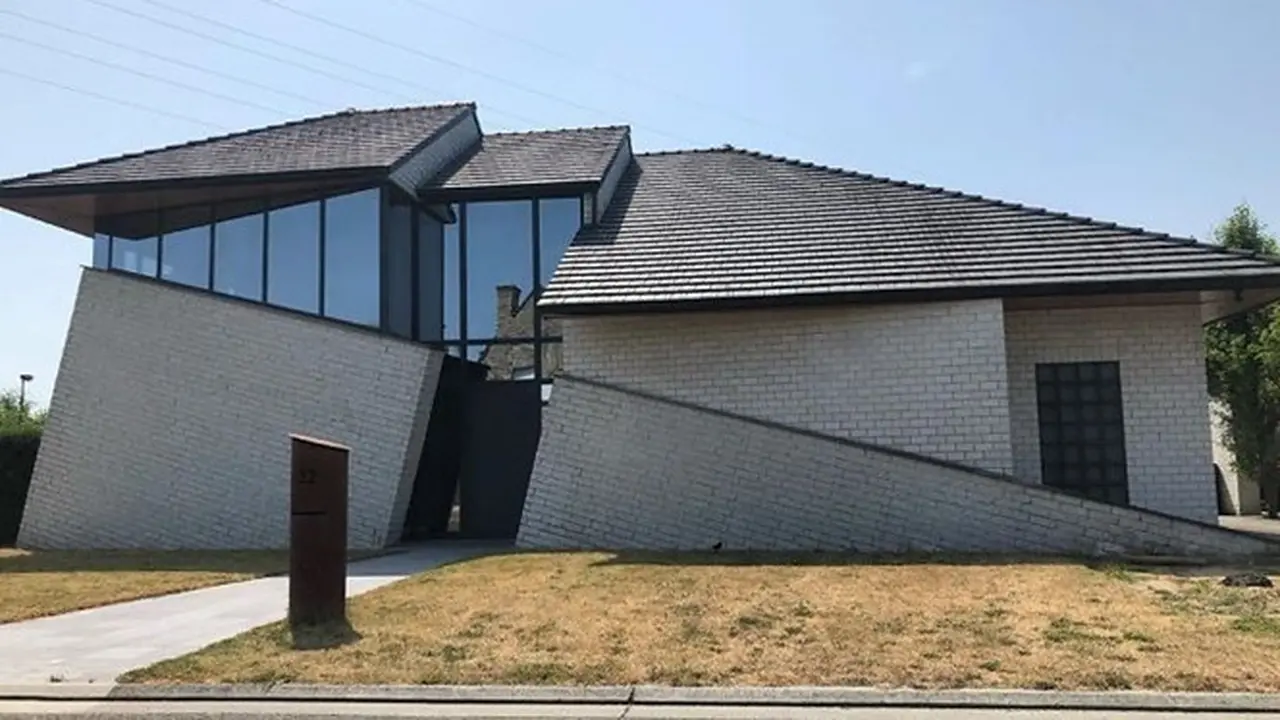 Tak Biasa, Ini 6 Desain Rumah Aneh yang Bikin Geleng Kepala