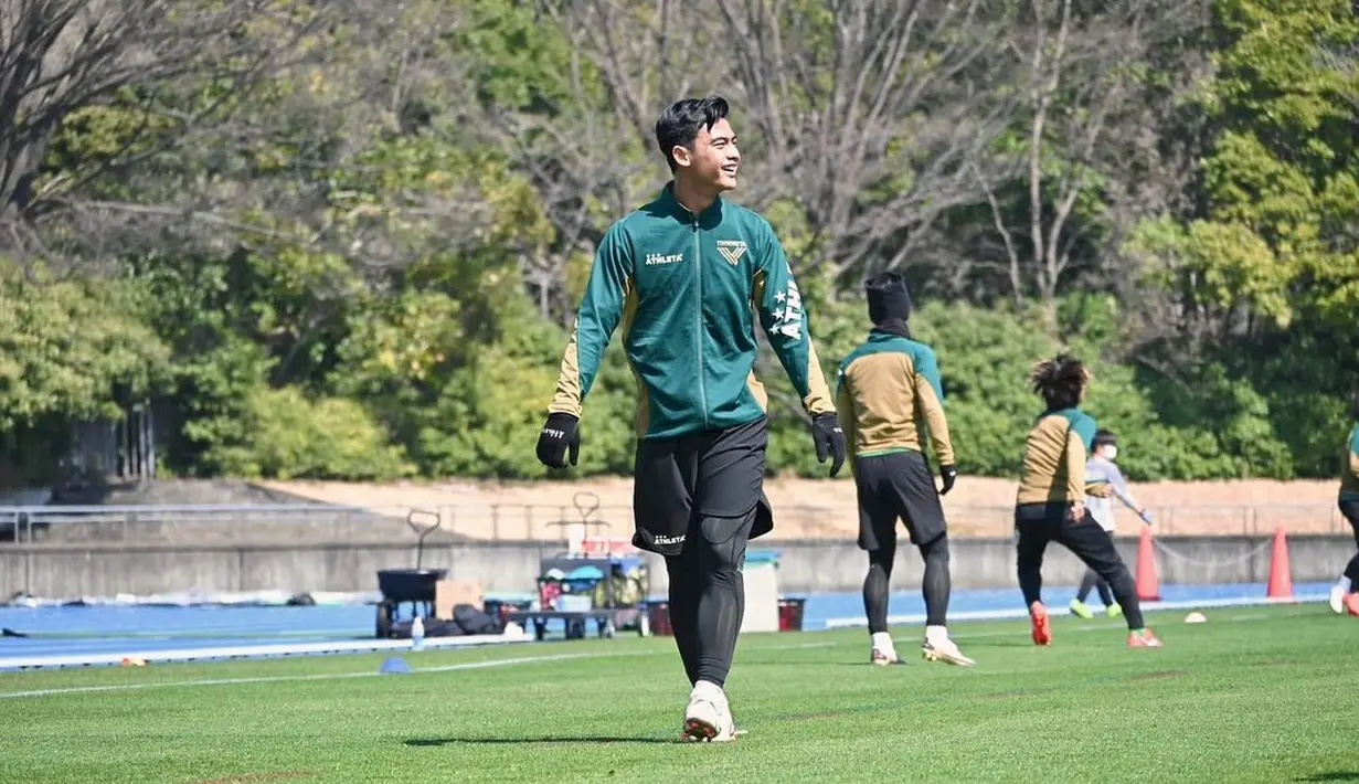 <p>Nama Pratama Arhan mulai dikenal saat timnas Indonesia mengalahkan Malaysia dalam matchday terakhir Grup B Piala AFF 2020. Ia berperan dalam gol kedua Skuad Garuda dan membawa Indonesia unggul 3-1. Foto: Instagram.</p>