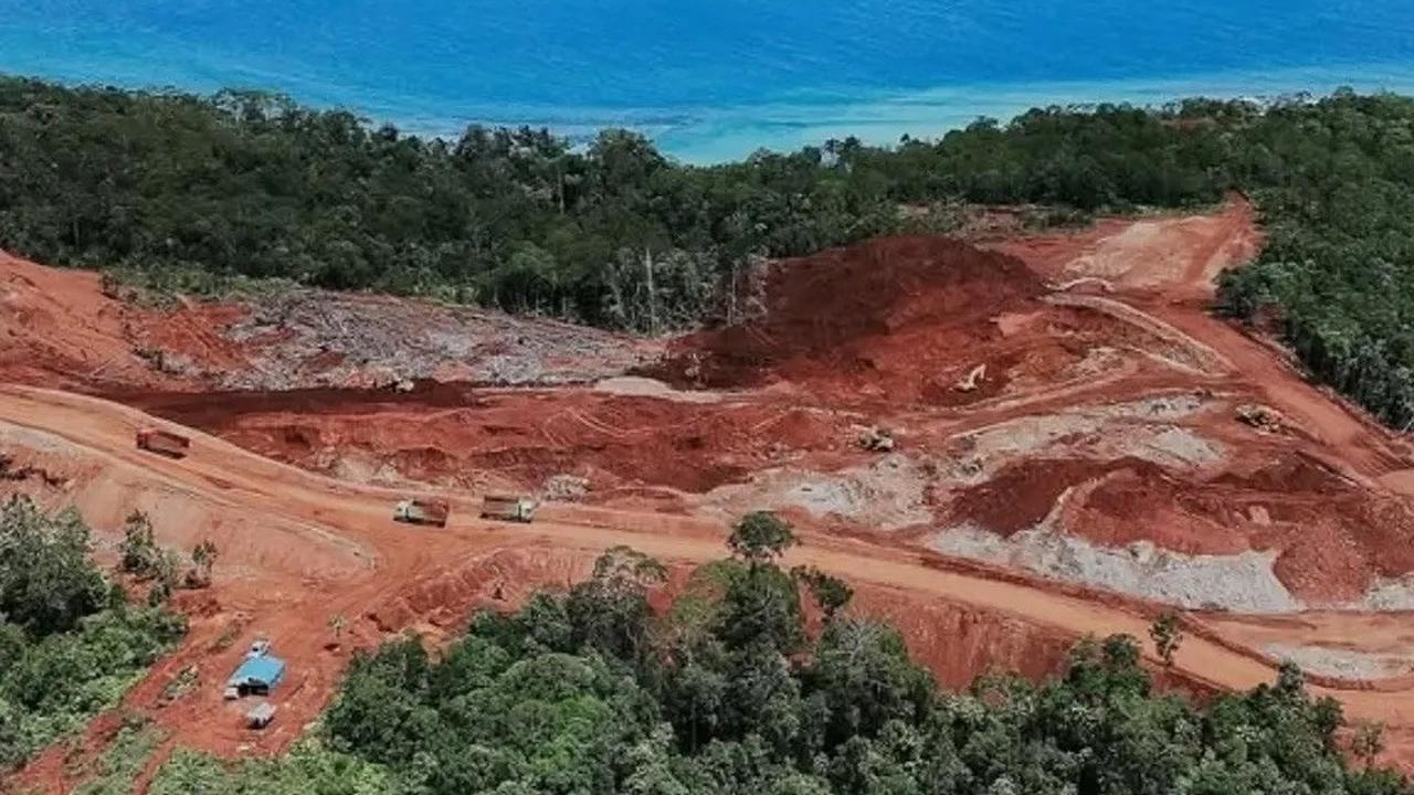 DPR Duga Ada KKN dalam Penerbitan Izin Tambang Nikel di Raja Ampat: Pembiaran Pemerintah Sebelumnya