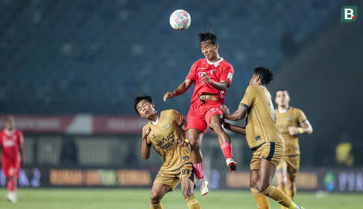 <p>Pemain Liga Indonesia All-Star,&nbsp;Mohammad Khanafi, duel udara dengan pemain Dewa United,&nbsp;Edo Febriansah, dalam perebutan tempat ketiga Piala Presiden 2025 di Stadion Si Jalak Harupat, Kabupaten Bandung, pada SPemain Liga Indonesia All-Star saat melawan Dewa United dalam perebutan tempat ketiga Piala Presiden 2025 di Stadion Si Jalak Harupat, Kabupaten Bandung, pada Sabtu (12/7/2025) malam WIB. (Bola.com/Bagas Lazuardi)abtu (12/7/2025) malam WIB. (Bola.com/Bagas Lazuardi)</p>