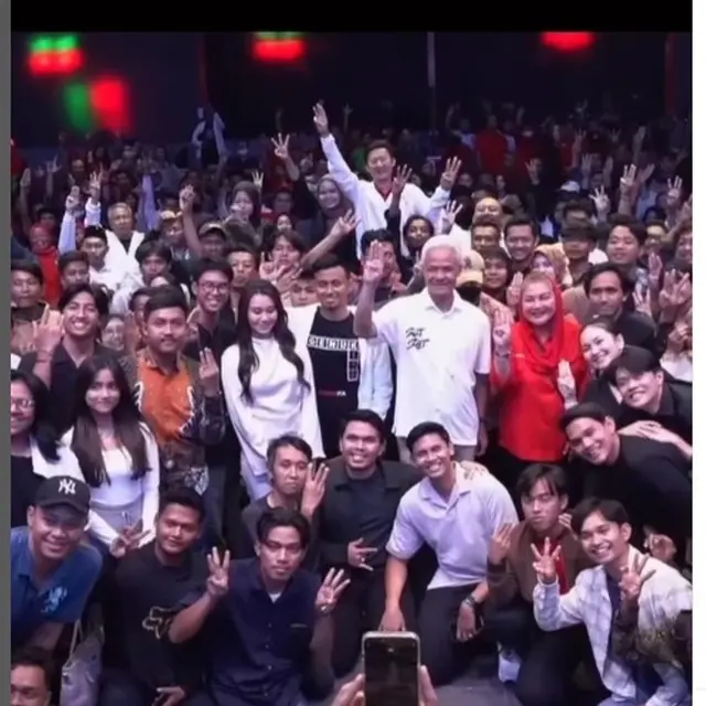Outfit Fuji Saat Bertemu Ganjar Pranowo Disorot dan Dibandingkan dengan Aaliyah Massaid.