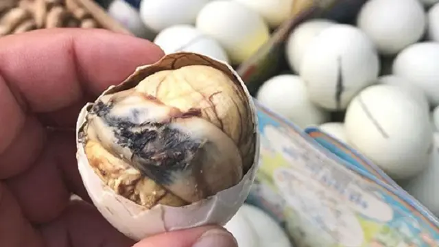 Balut Filipina (Instagram/@manilatrekker)