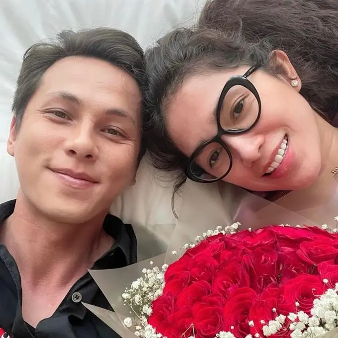 [Fimela] Andhika Pratama dan Ussy Sulistiawaty