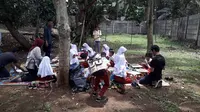 Menjelajahi kebaikan AQUA di Ciherang, Bogor, Jawa Barat, Rabu (16/10/2019) (Liputan6.com/Komarudin)