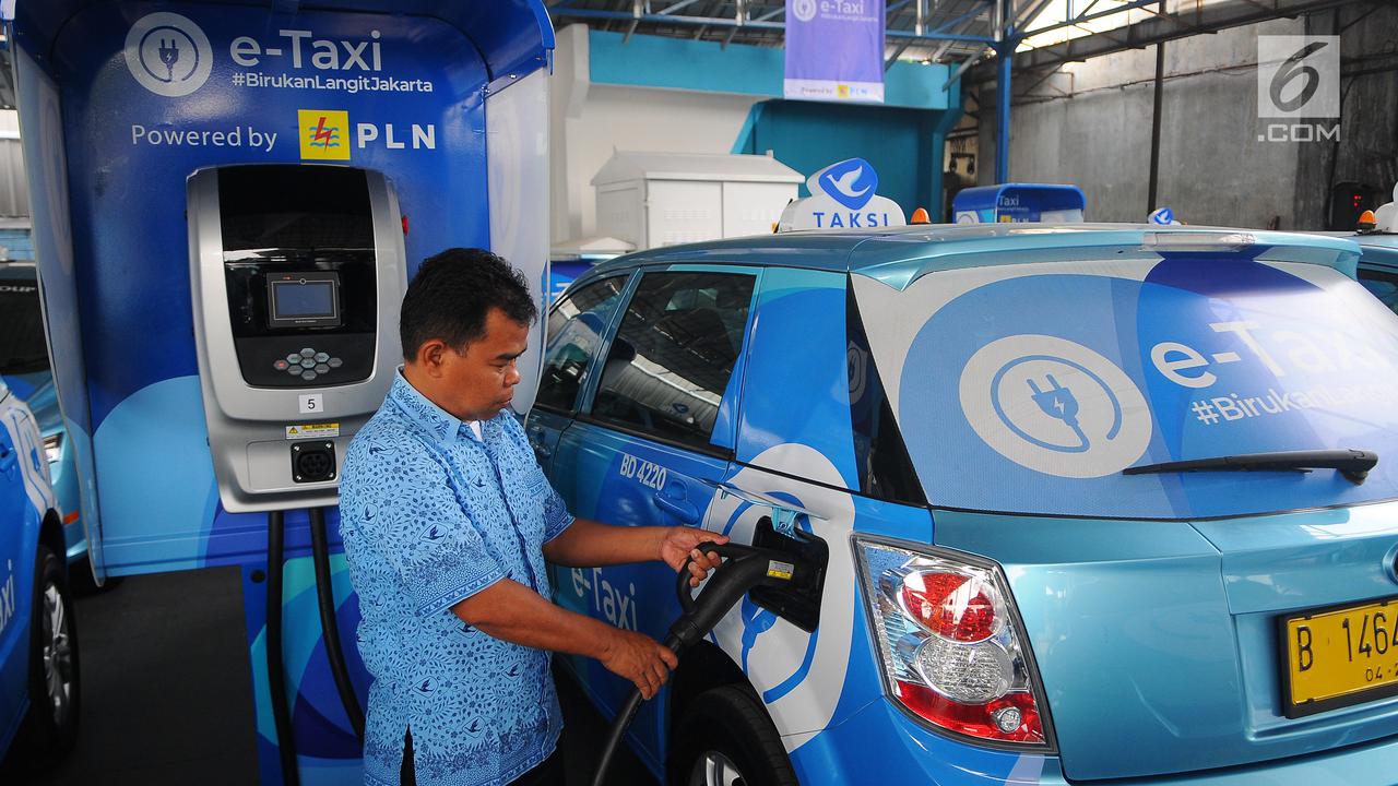 Blue Bird Siap Operasikan Taksi Listrik Pertama di Indonesia