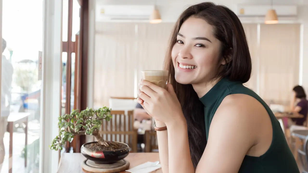 wanita oktober rasa kesepian