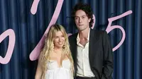 Sienna Miller Expecting Her Third Child, Pregnant Again at 43