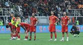 Pemain Persija Jakarta tampak kecewa setelah hanya mampu bermain imbang kontra Dewa United pada pertandingan tunda pekan ke-25 BRI Super League 2025/2026 di Jakarta International Stadium (JIS), Minggu (15/03/2026) malam WIB. (Bola.com/M Iqbal Ichsan)