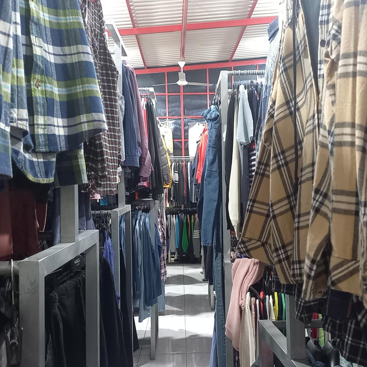 Pedagang Thrifting