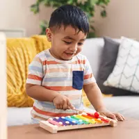 Peran curiosity talk dalam mendukung rasa ingin tahu dan perkembangan balita melalui kebiasaan mengajak mereka berbincang. (Foto: krakenimages/Freepik)