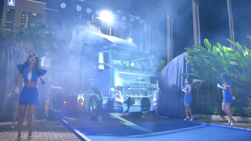 PT. Volvo Trucks Indonesia secara resmi meluncurkan FM 440 6X2T di The Maj Senayan Golf, Jakarta