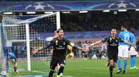 Sergio Ramos menjadi pahlawan kemenangan Real Madrid atas Napoli pada leg kedua 16 besar Liga Champions 2016/2017 di Stadio San Paolo, Rabu (8/3/2017) dinihari WIB. (Ciro Fusco/ANSA via AP)