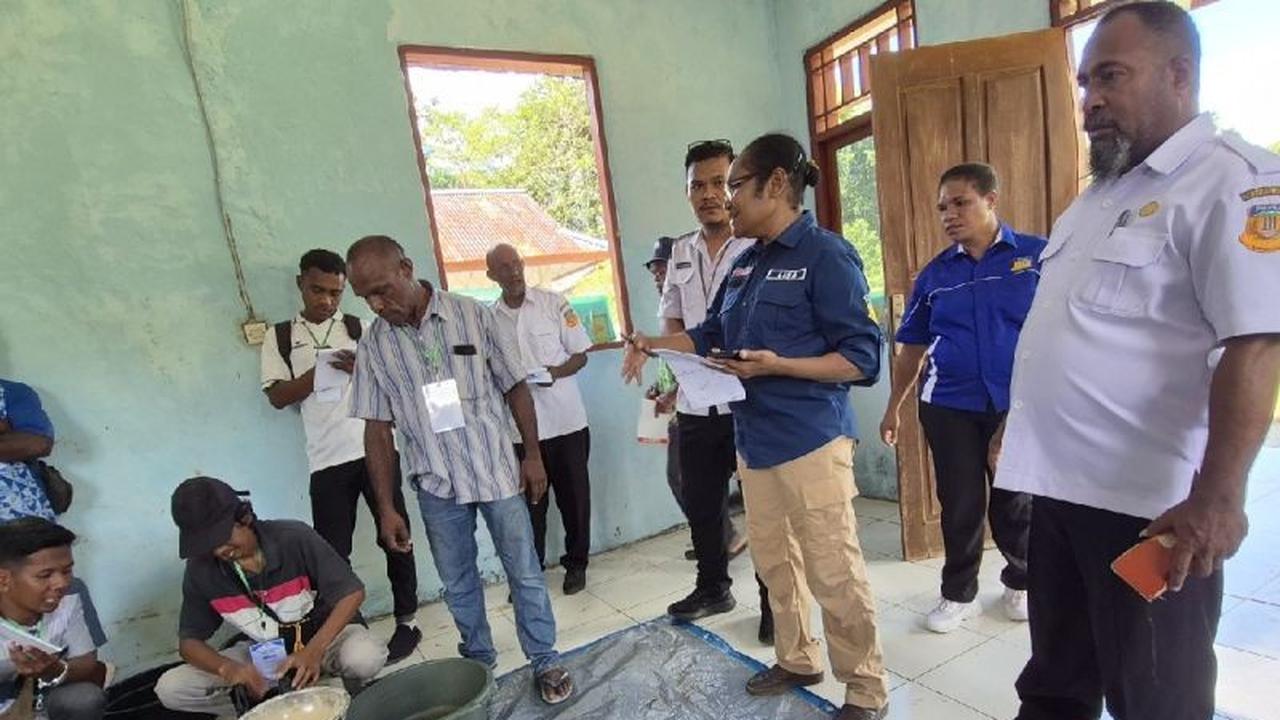 DKP Papua Latih 26 Pembudidaya: Rahasia Pakan Ikan Mandiri Terungkap, Hemat Biaya Produksi!