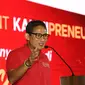 Wagub DKI Jakarta, Sandiaga Uno memberikan sambutan saat peluncuran program inspiratif 'KAHMIPreneur' di Jakarta, Minggu (11/03). Kahmipreneur bertujuan untuk melatih, mentoring dan membuka akses manajemen modern bagi alumni HMI. (Liputan6.com/Pool)