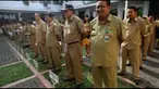 Pemerintah melalui Kementerian Keuangan (Kemenkeu) memastikan seluruh Pegawai Negeri Sipil (PNS) akan memperoleh Tunjangan Hari Raya (THR) sebesar satu bulan gaji pada tahun depan. Praktis maka gaji take home pay para abdi negara akan mengalami peningkata