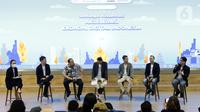 Chief Transformation Officer Sinarmas Land, Mulyawan Gani (kanan) memberikan keterangan terkait rencana kolaborasi antara DANA, Sinar Mas dan Lazada Group dalam diskusi Semangat Kolaborasi: Akselerasi Ekonomi Digital Indonesia di Jakarta, Kamis (25/8/2022). DANA bersama Sinar Mas dan Lazada Group mengumumkan rencana kolaborasi demi akselerasi ekonomi digital Indonesia. (Liputan6.com/Helmi Fithriansyah)